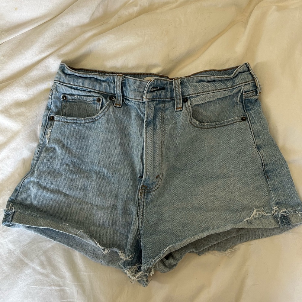 Abercrombie Shorts (mom short, high rise size 6)